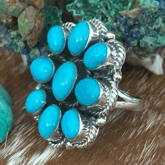 Kingman turquoise cluster statement sterling silver ring - Picture 3 of 10